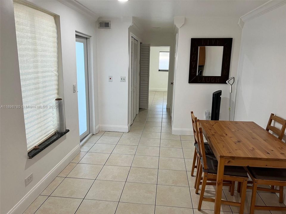 出租: $1,750 (1 贝兹, 1 浴室, 600 平方英尺)