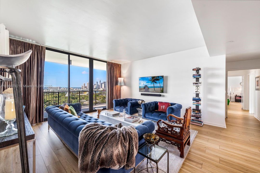Living room & hallway to bedrooms & SW Picturesque view