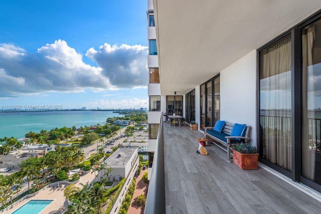 NE View Venetian Way