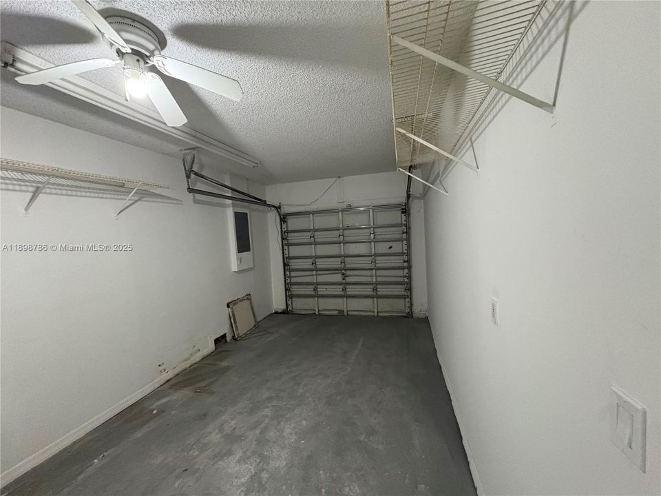 Под контрактом: $3,600 (3 спален, 2 ванн, 1591 Квадратных фут)