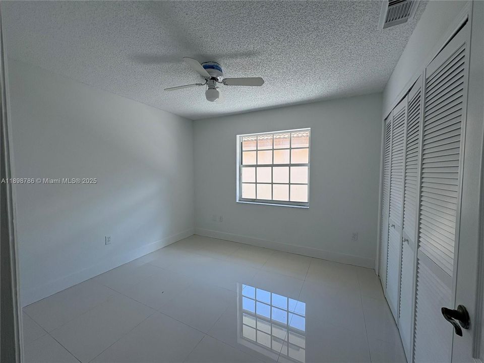 Под контрактом: $3,600 (3 спален, 2 ванн, 1591 Квадратных фут)