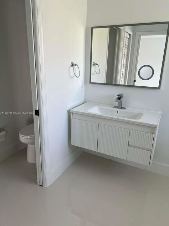 Под контрактом: $3,600 (3 спален, 2 ванн, 1591 Квадратных фут)