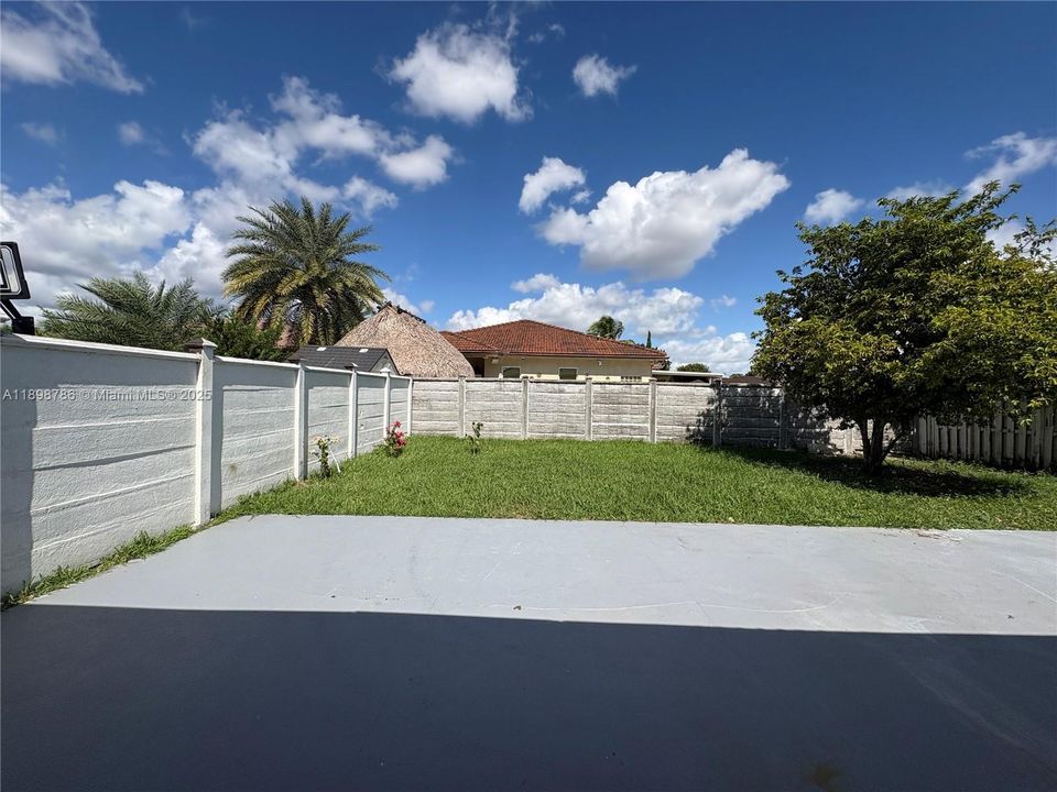 Под контрактом: $3,600 (3 спален, 2 ванн, 1591 Квадратных фут)