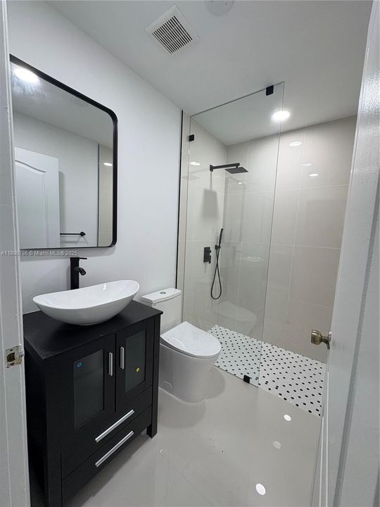 Под контрактом: $3,600 (3 спален, 2 ванн, 1591 Квадратных фут)