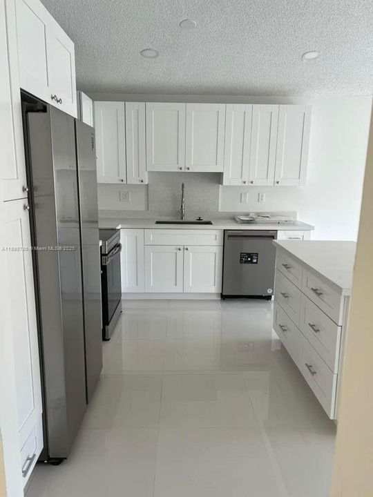 Под контрактом: $3,600 (3 спален, 2 ванн, 1591 Квадратных фут)