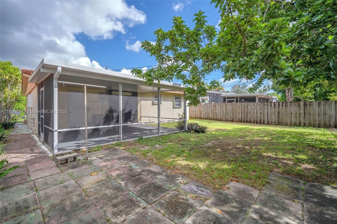 待售: $405,000 (2 贝兹, 1 浴室, 1020 平方英尺)