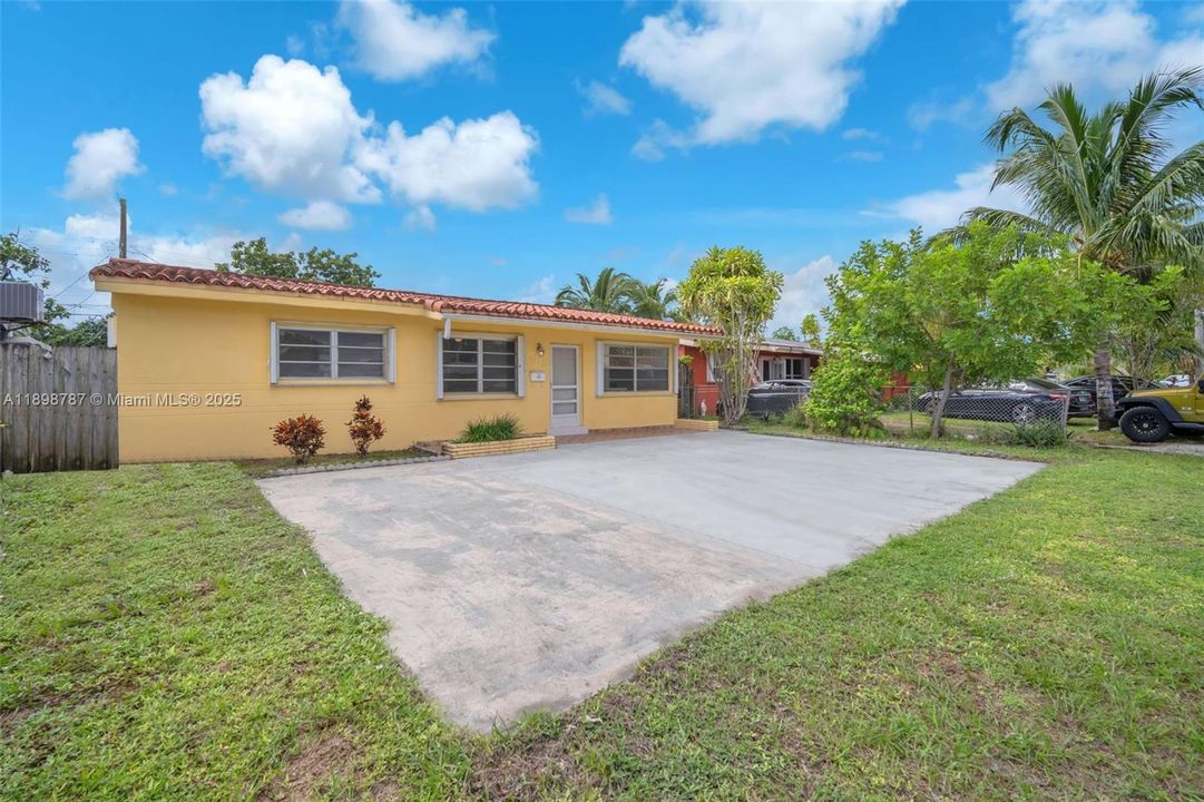 待售: $405,000 (2 贝兹, 1 浴室, 1020 平方英尺)