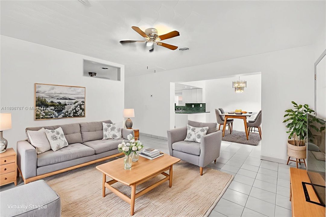 待售: $405,000 (2 贝兹, 1 浴室, 1020 平方英尺)