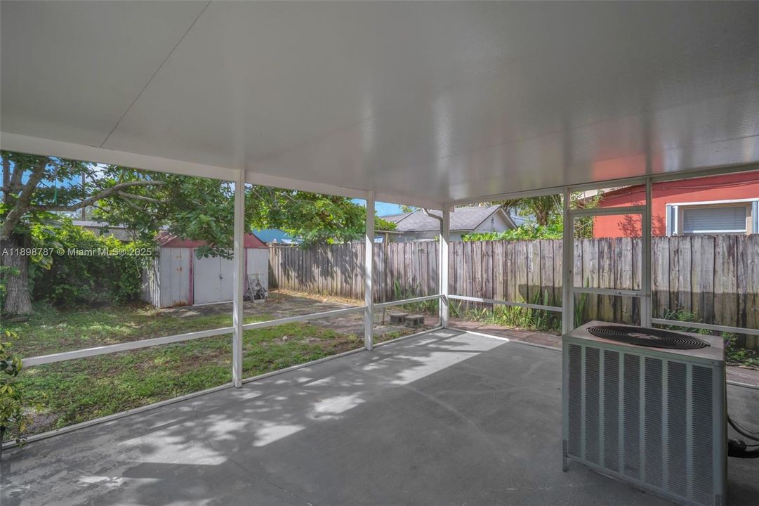 待售: $405,000 (2 贝兹, 1 浴室, 1020 平方英尺)