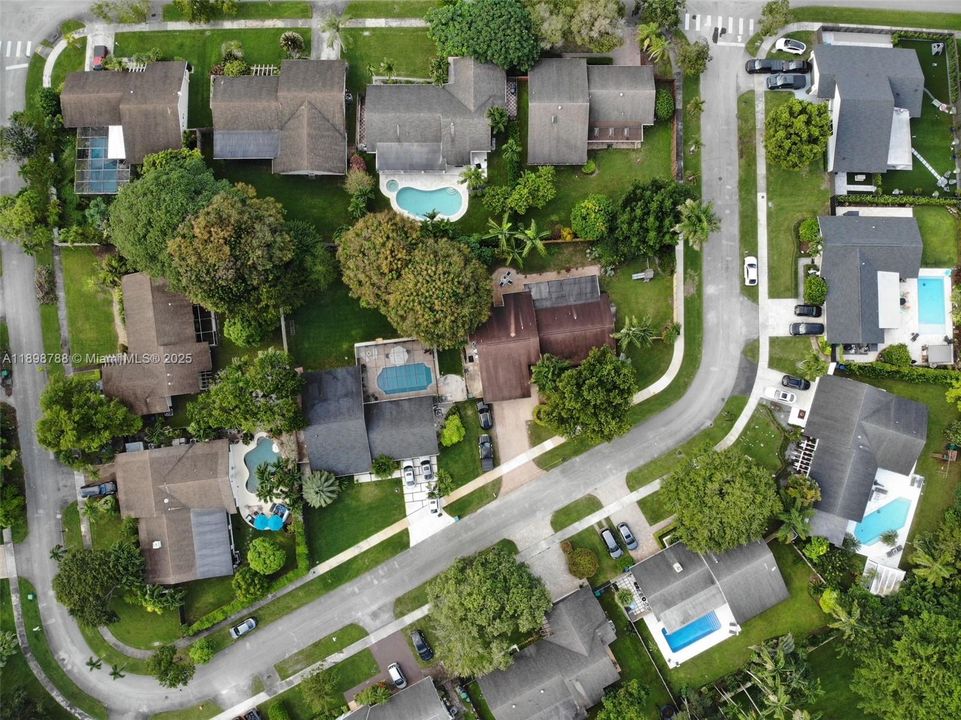 En Venta: $1,099,000 (5 camas, 3 baños, 2108 Pies cuadrados)