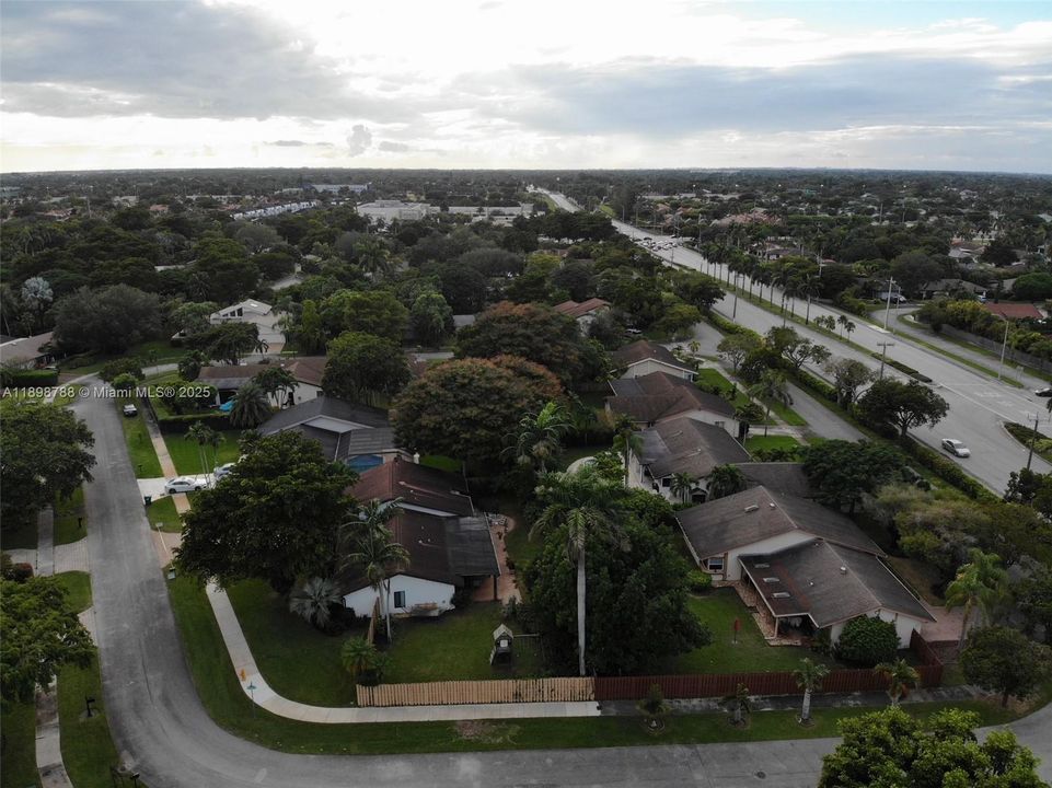 En Venta: $1,099,000 (5 camas, 3 baños, 2108 Pies cuadrados)