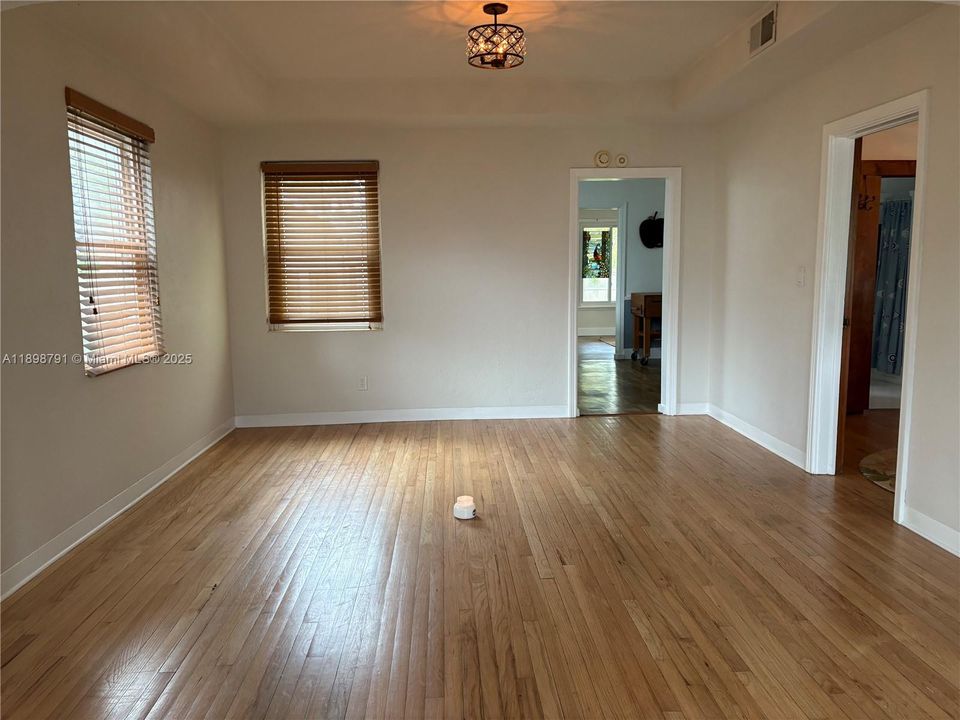 For Rent: $2,200 (3 beds, 2 baths, 0 Square Feet)