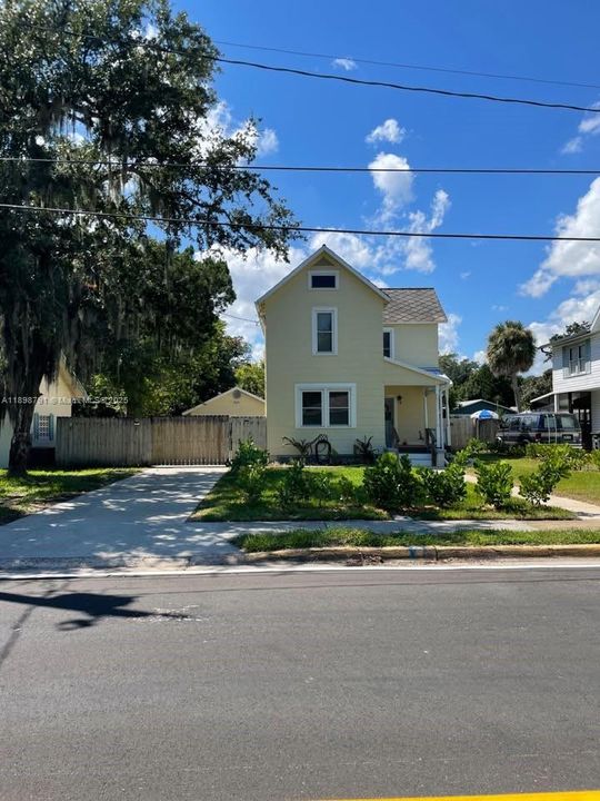 For Rent: $2,200 (3 beds, 2 baths, 0 Square Feet)