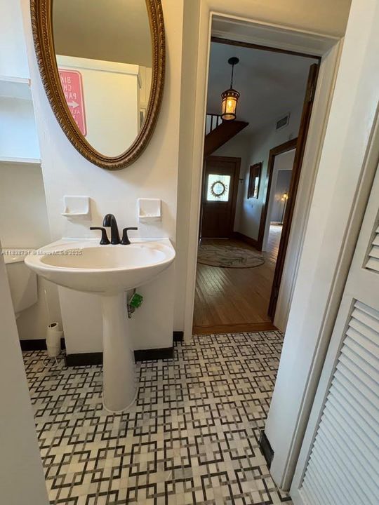 For Rent: $2,200 (3 beds, 2 baths, 0 Square Feet)