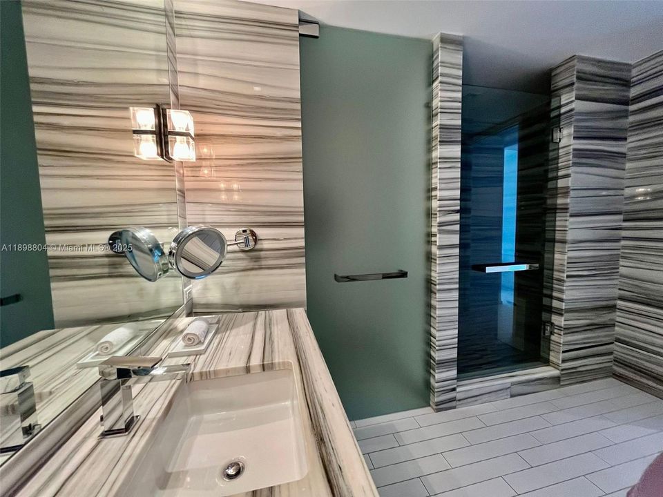 В аренду: $8,500 (0 спален, 1 ванн, 563 Квадратных фут)