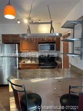 Active With Contract: $175,000 (1 beds, 1 baths, 609 Square Feet)
