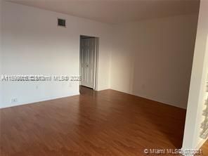 Active With Contract: $175,000 (1 beds, 1 baths, 609 Square Feet)