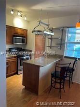 Active With Contract: $175,000 (1 beds, 1 baths, 609 Square Feet)