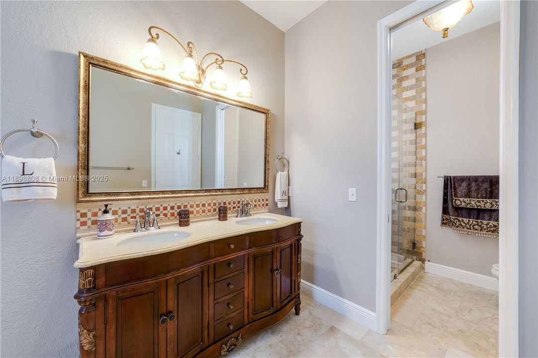 待售: $1,095,000 (4 贝兹, 3 浴室, 2536 平方英尺)