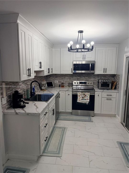 待售: $353,000 (3 贝兹, 2 浴室, 1183 平方英尺)