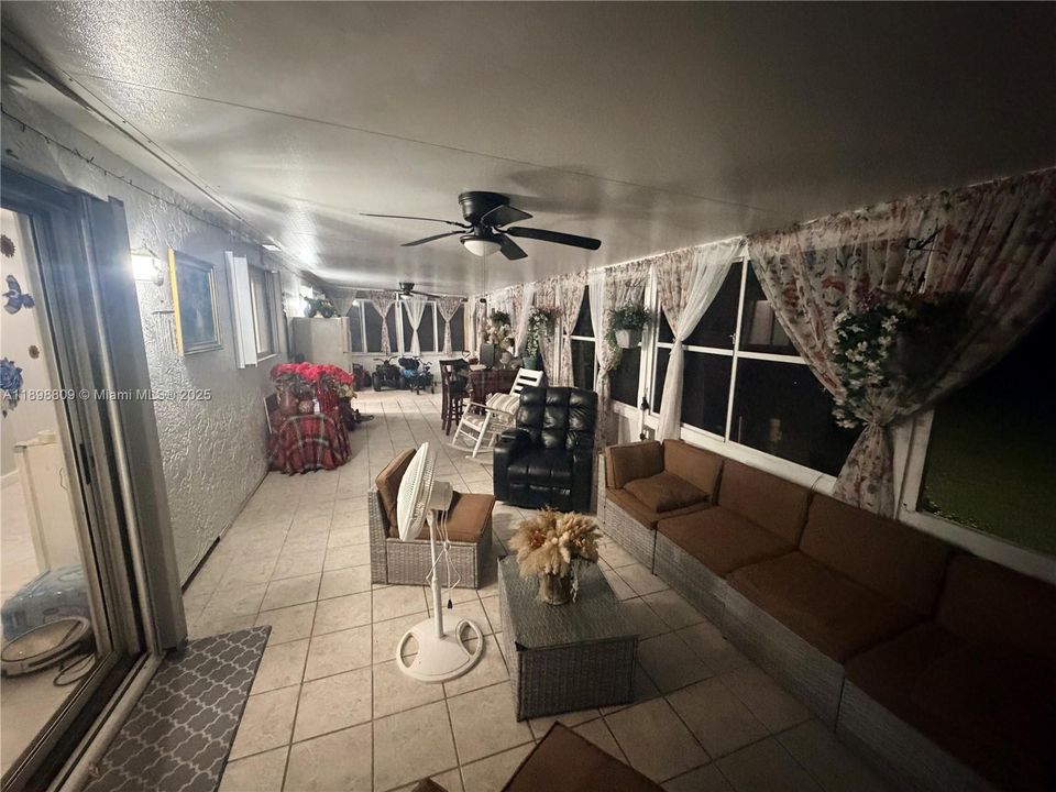 待售: $353,000 (3 贝兹, 2 浴室, 1183 平方英尺)