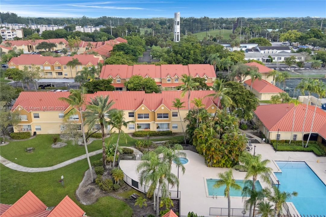 Activo con contrato: $299,000 (3 camas, 2 baños, 1100 Pies cuadrados)