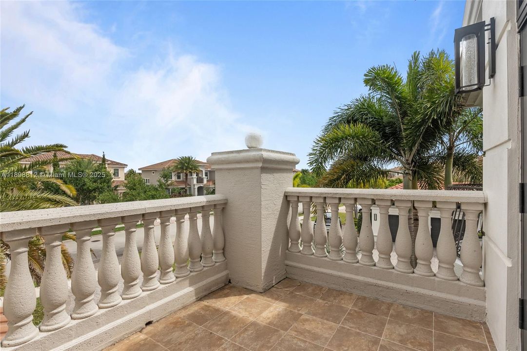 На продажу: $2,540,000 (5 спален, 5 ванн, 5287 Квадратных фут)