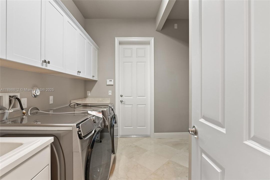 На продажу: $2,540,000 (5 спален, 5 ванн, 5287 Квадратных фут)