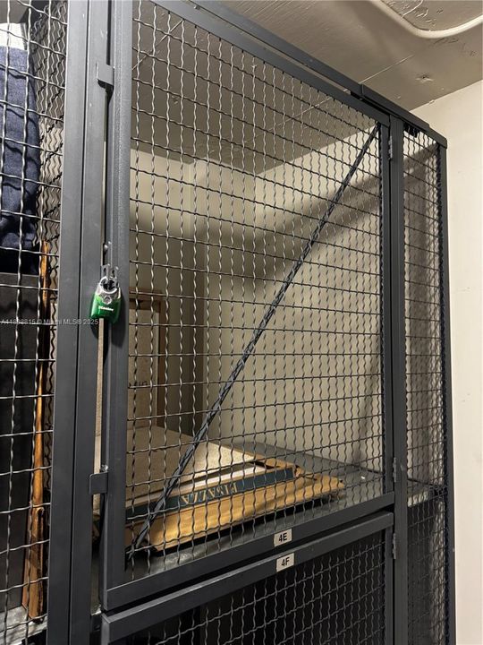 For Sale: $500,000 (1 beds, 1 baths, 950 Square Feet)