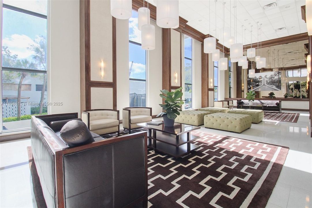 For Sale: $500,000 (1 beds, 1 baths, 950 Square Feet)