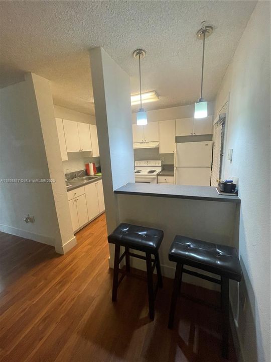 For Rent: $1,700 (1 beds, 1 baths, 628 Square Feet)