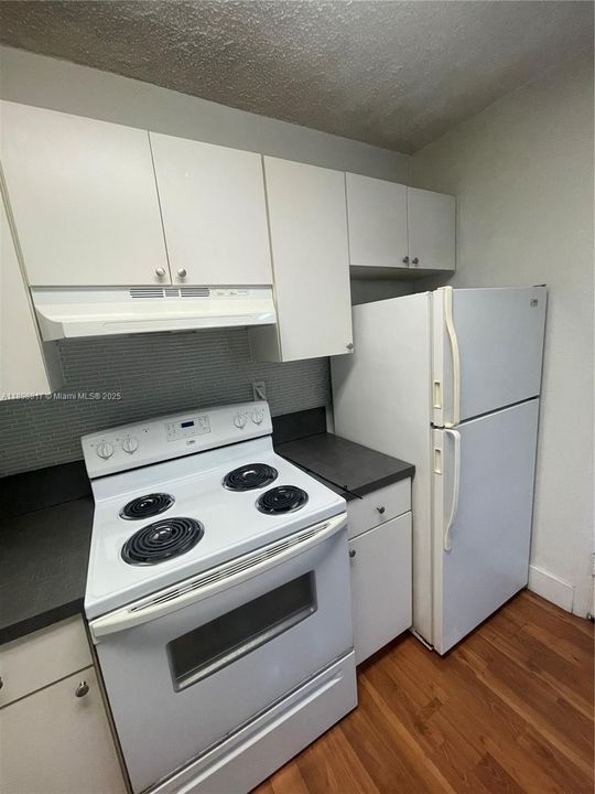 For Rent: $1,700 (1 beds, 1 baths, 628 Square Feet)
