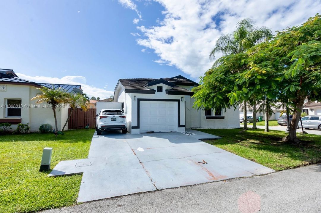 待售: $565,000 (3 贝兹, 2 浴室, 1439 平方英尺)