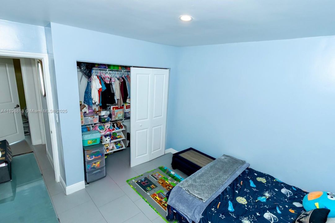 待售: $565,000 (3 贝兹, 2 浴室, 1439 平方英尺)