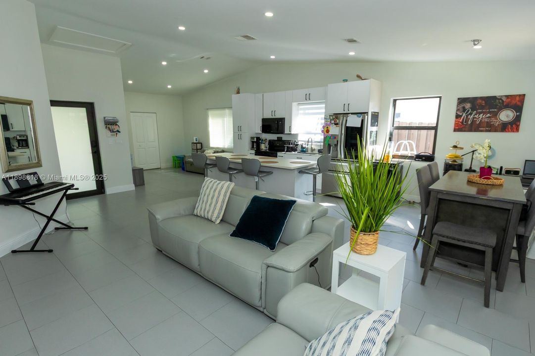 待售: $565,000 (3 贝兹, 2 浴室, 1439 平方英尺)