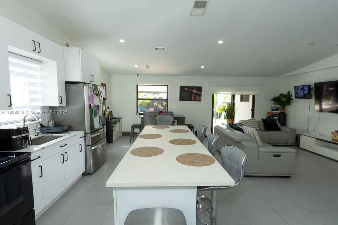 待售: $565,000 (3 贝兹, 2 浴室, 1439 平方英尺)