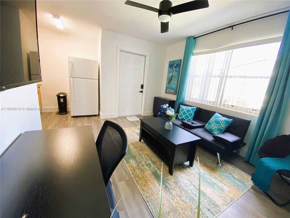 For Rent: $2,250 (1 beds, 1 baths, 540 Square Feet)