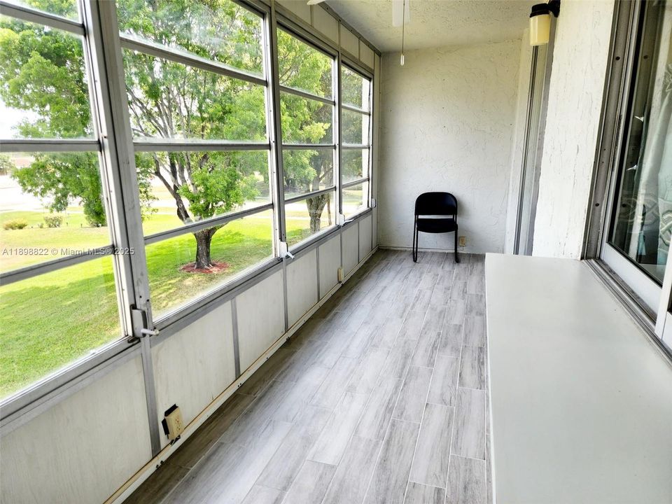 For Rent: $1,700 (2 beds, 2 baths, 950 Square Feet)