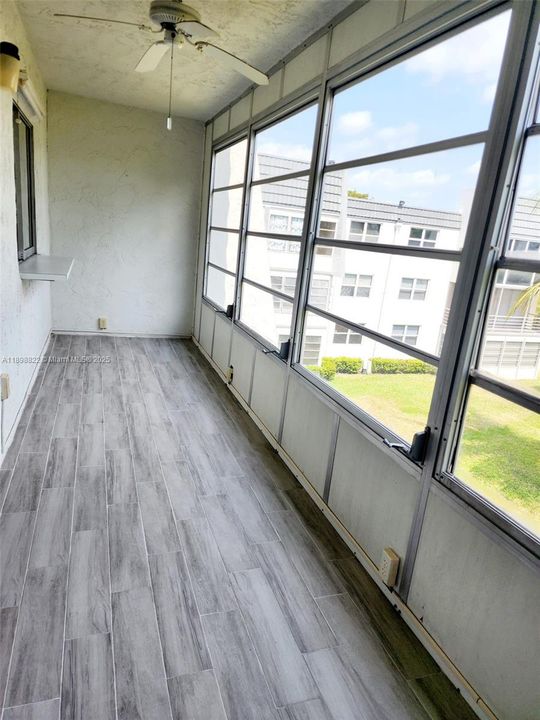 For Rent: $1,700 (2 beds, 2 baths, 950 Square Feet)