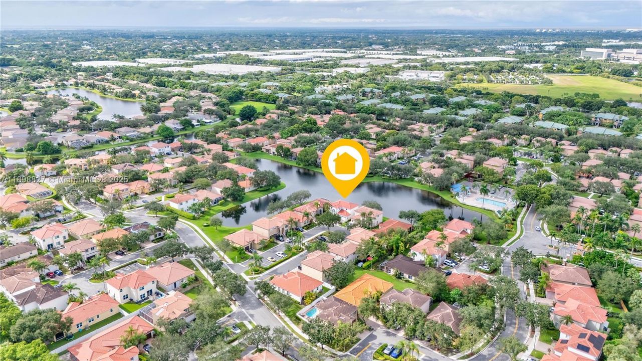 合同活跃: $4,500 (3 贝兹, 2 浴室, 1999 平方英尺)