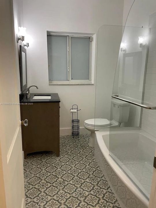 For Sale: $599,000 (2 beds, 1 baths, 1100 Square Feet)