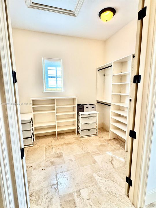 En Venta: $1,800,000 (4 camas, 4 baños, 3801 Pies cuadrados)