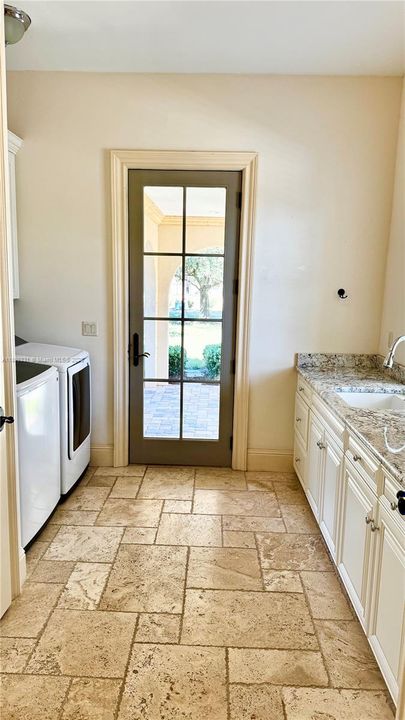 En Venta: $1,800,000 (4 camas, 4 baños, 3801 Pies cuadrados)