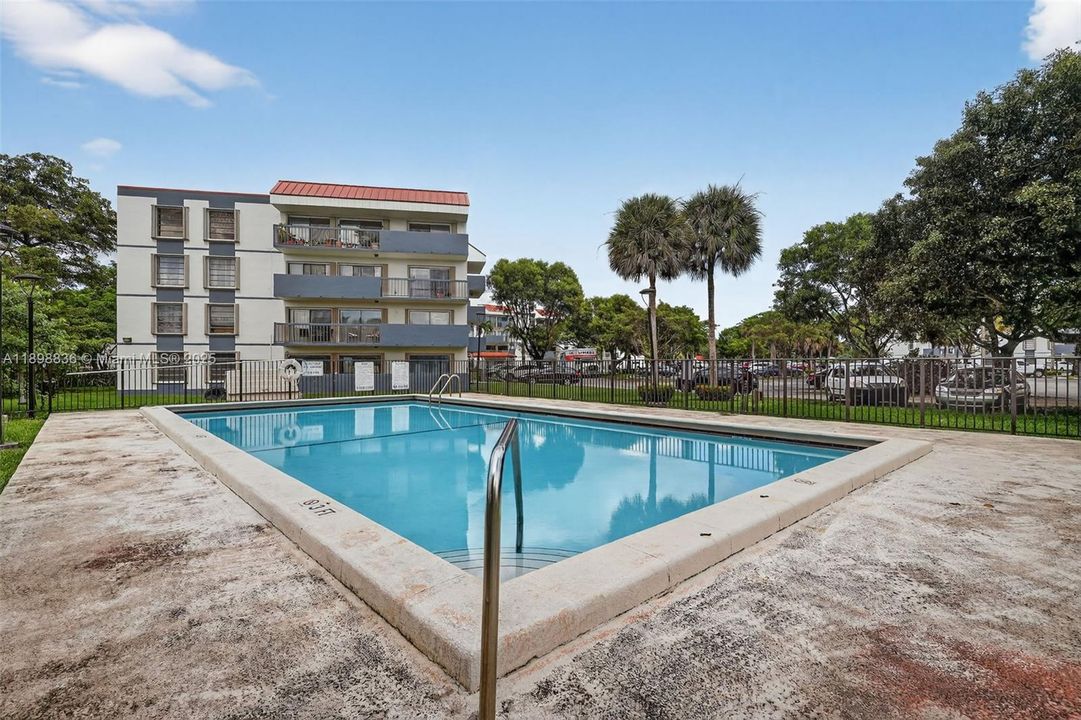 最近售出: $265,000 (2 贝兹, 2 浴室, 1170 平方英尺)