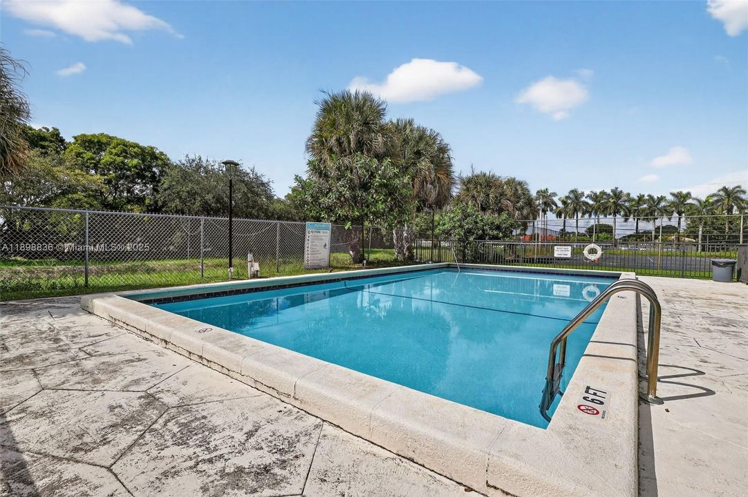 最近售出: $265,000 (2 贝兹, 2 浴室, 1170 平方英尺)