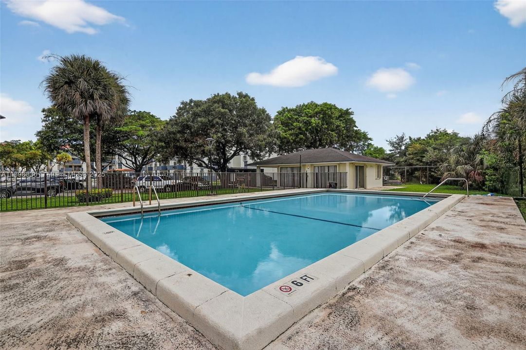 最近售出: $265,000 (2 贝兹, 2 浴室, 1170 平方英尺)