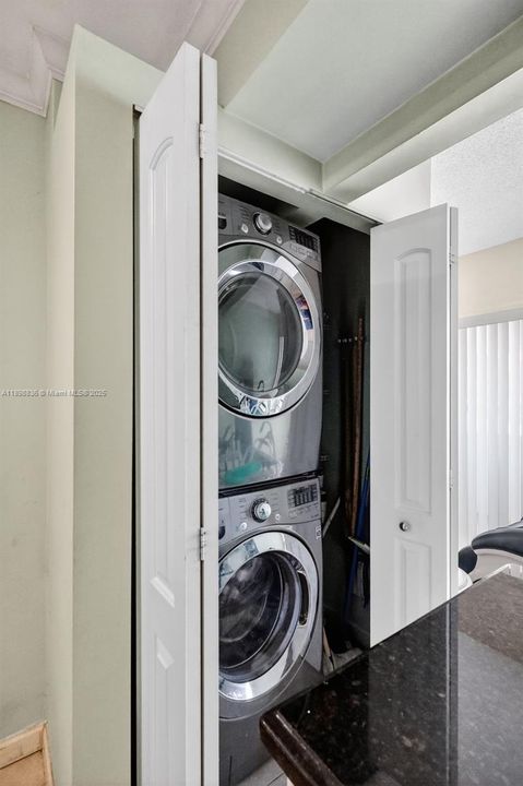 最近售出: $265,000 (2 贝兹, 2 浴室, 1170 平方英尺)