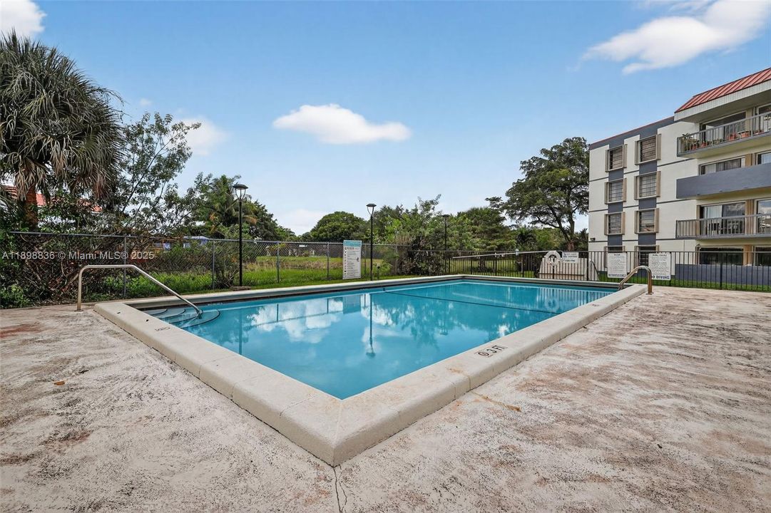 最近售出: $265,000 (2 贝兹, 2 浴室, 1170 平方英尺)