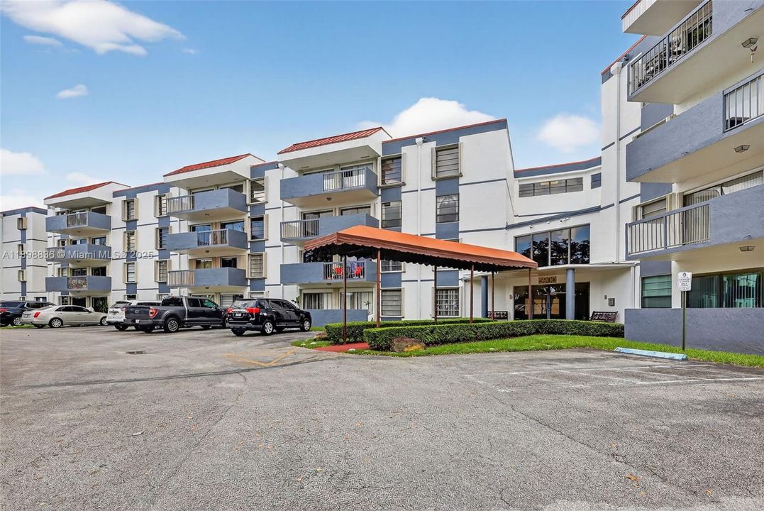 最近售出: $265,000 (2 贝兹, 2 浴室, 1170 平方英尺)