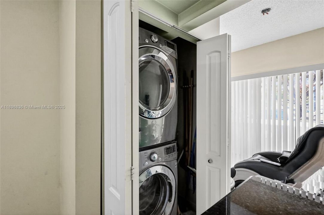 最近售出: $265,000 (2 贝兹, 2 浴室, 1170 平方英尺)